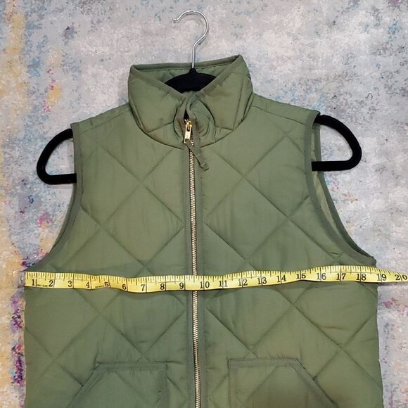 J. Crew Puffer Vest in Army Green Size XS - Picture 5 of 9